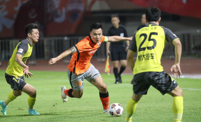 曝中超深圳队欠薪5个月,曝广州队一线队已经欠薪