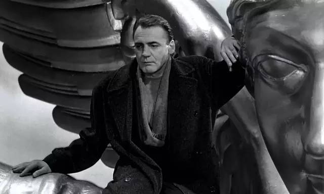 读懂彼得·汉德克，走进《柏林苍穹下》的诗意世界