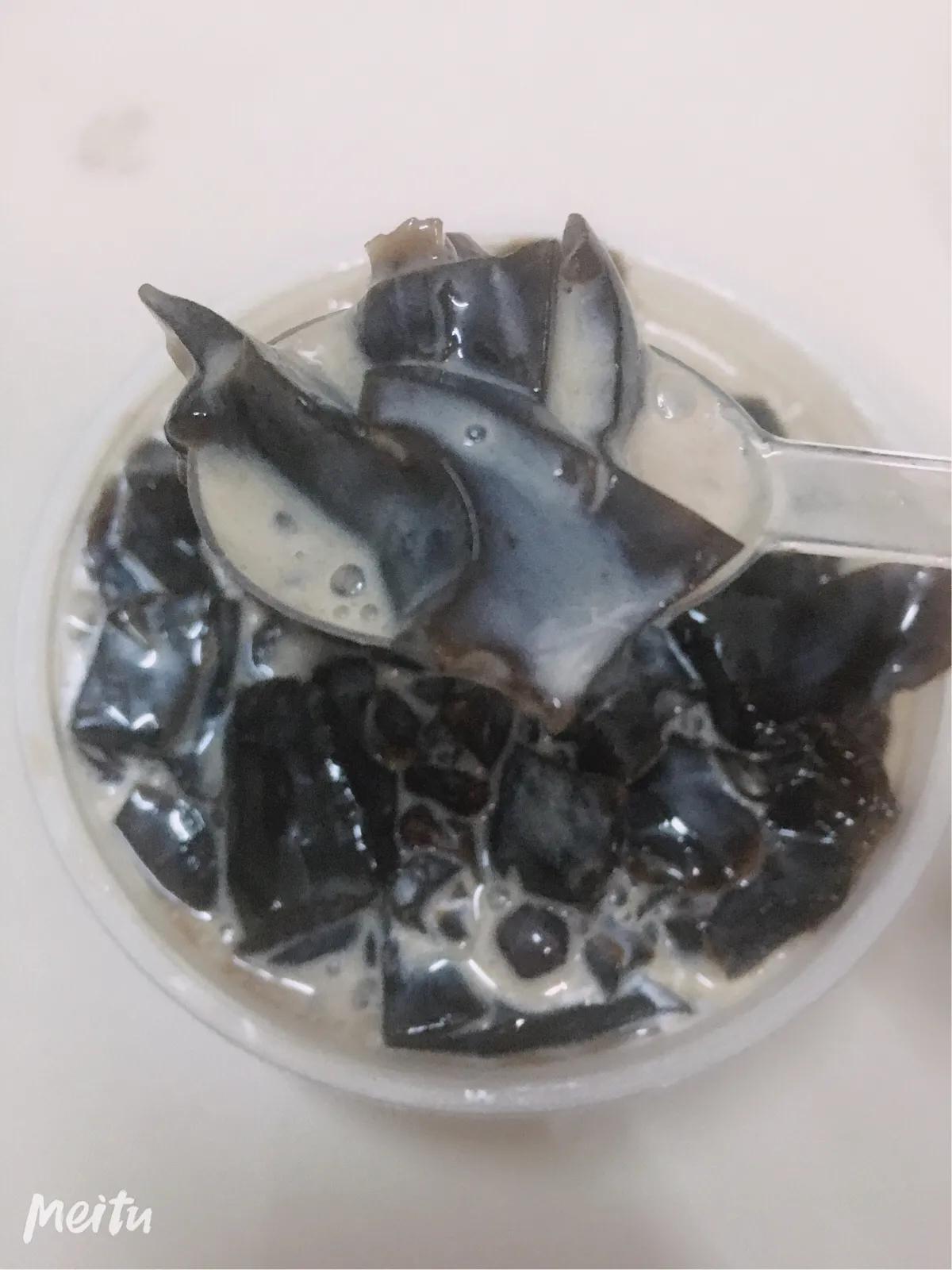 炎炎夏日来一份龟苓膏,减肥期间龟苓膏推荐