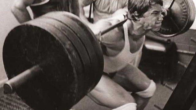 深蹲的经典错误,辟谣关于深蹲的七大误区