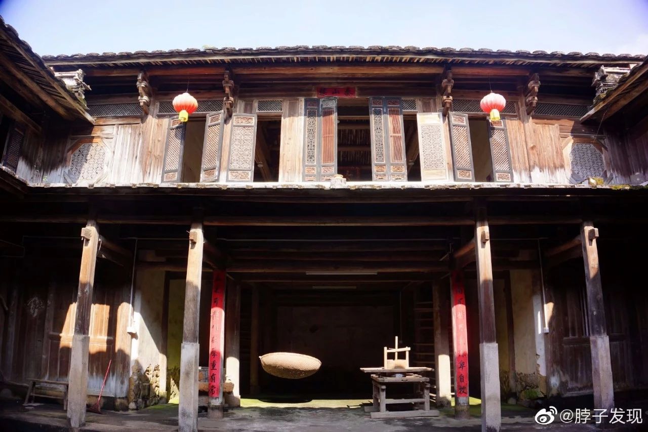 客家土楼房屋大门上的对联,客家土楼对联解释