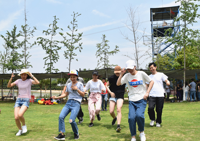 拓展培训公司,户外拓展行业发展前景