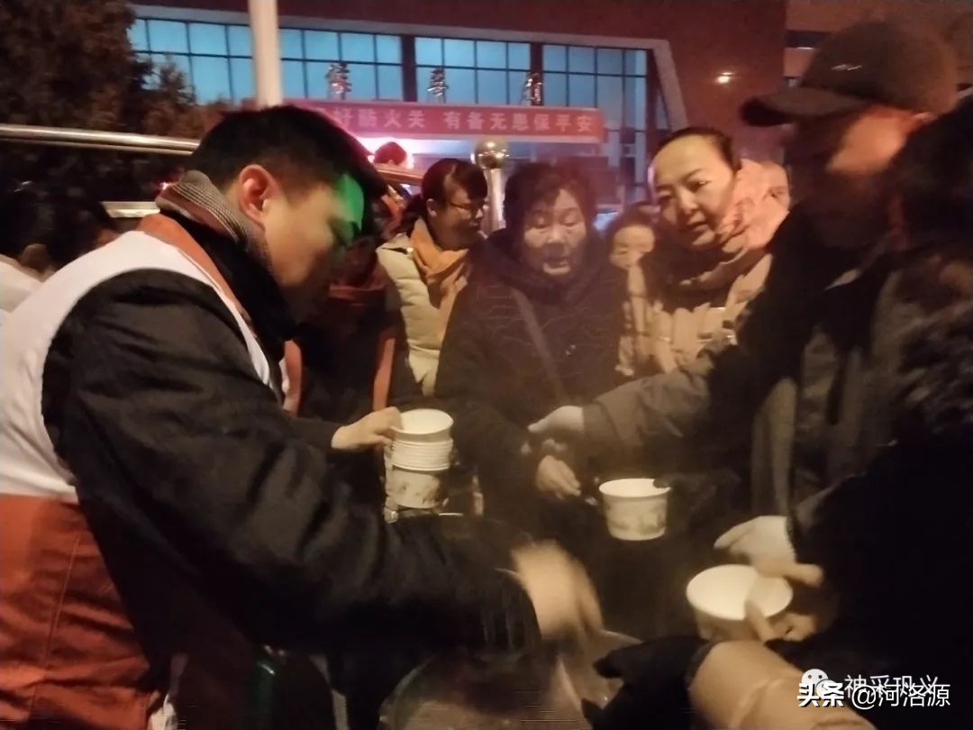 今天腊八节，快来巩义这些地方免费喝腊八粥啦！要赶早哦！