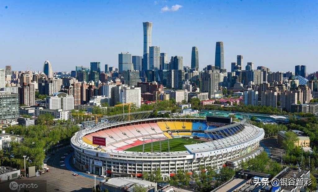 鸟巢可以容下几个足球场,鸟巢为什么不做成足球场