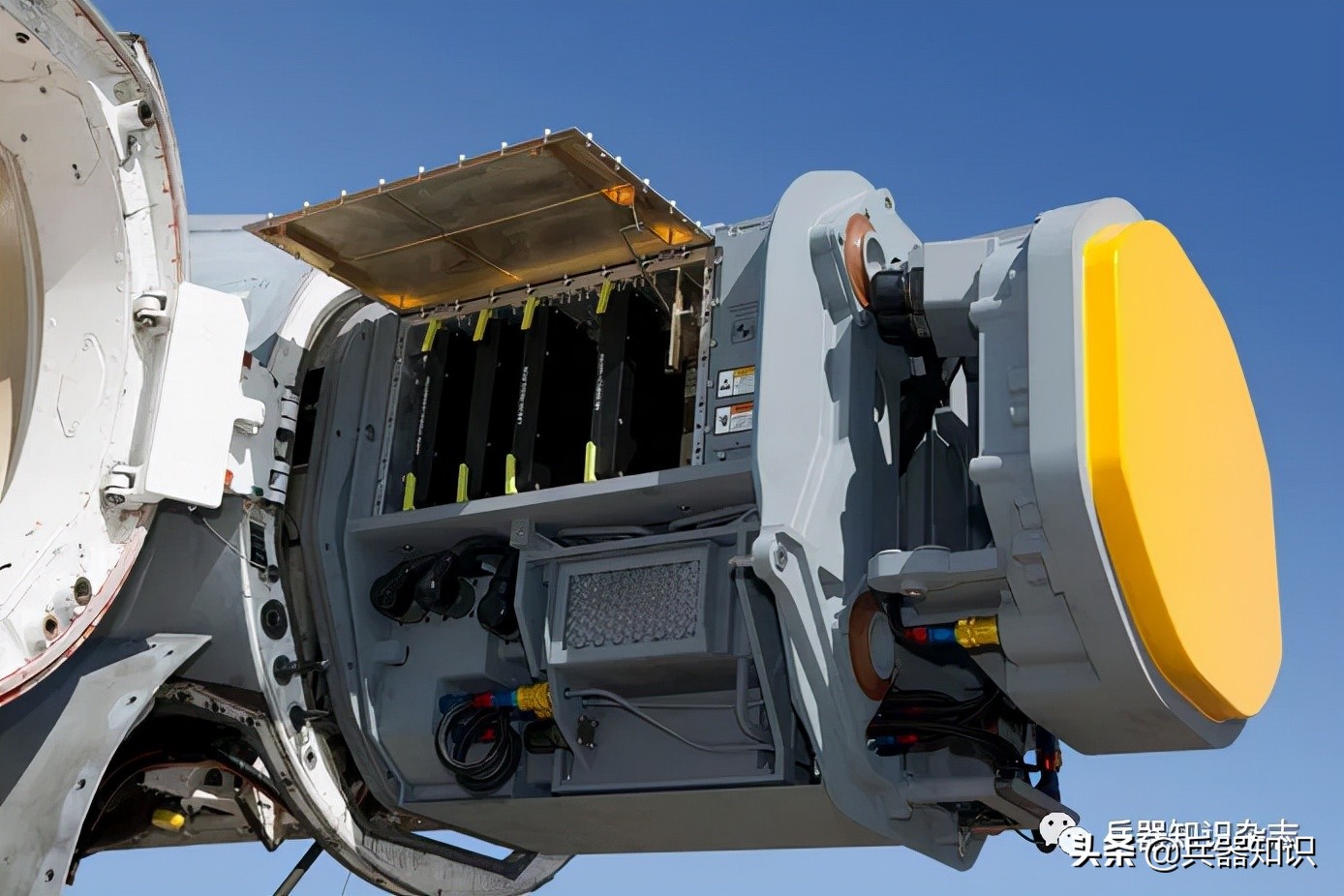 火控雷达怎么锁定目标,飞机被火控雷达锁定是怎么知道的