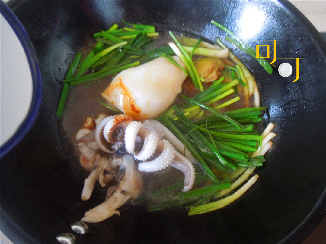 甜酱汁墨鱼怎么烧,葱姜炒墨鱼片