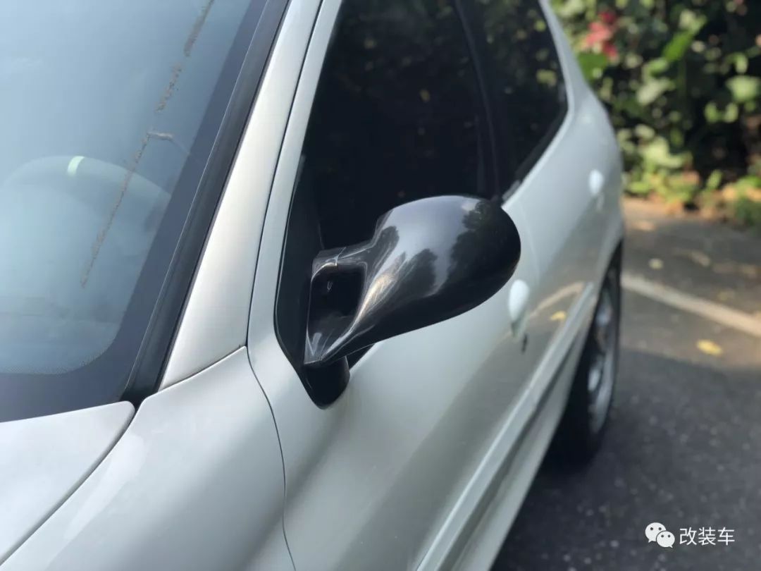 改装也疯狂黑武士标致207的蜕变,08年标致207还能值多少钱