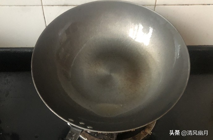 铁锅容易生锈还是不粘锅容易生锈,铁锅生锈怎么处理才能不粘锅