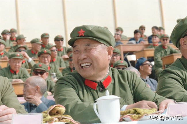 从*战野**军军长到*共中**中央副主席，*德生李**的三度“意外”任职