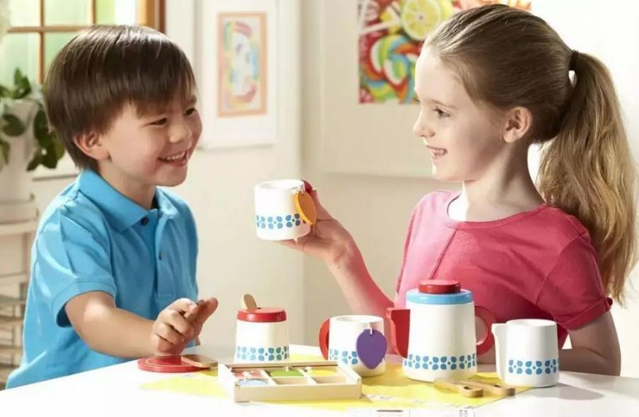 张一山对和杨紫谈恋爱的看法,张一山和杨紫将如何面对一纸婚约