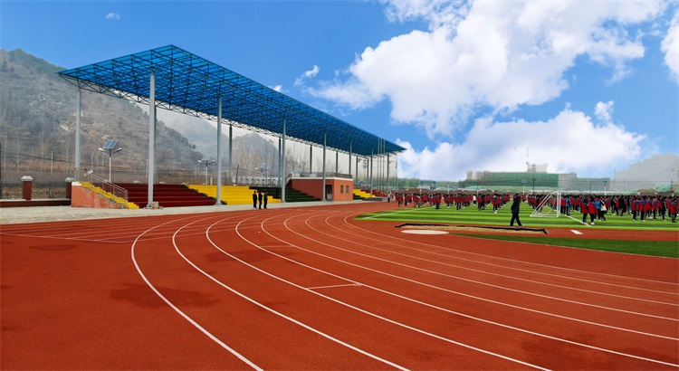 透气型塑胶和混合型塑胶跑道区别,混合型和透气型塑胶跑道哪种好