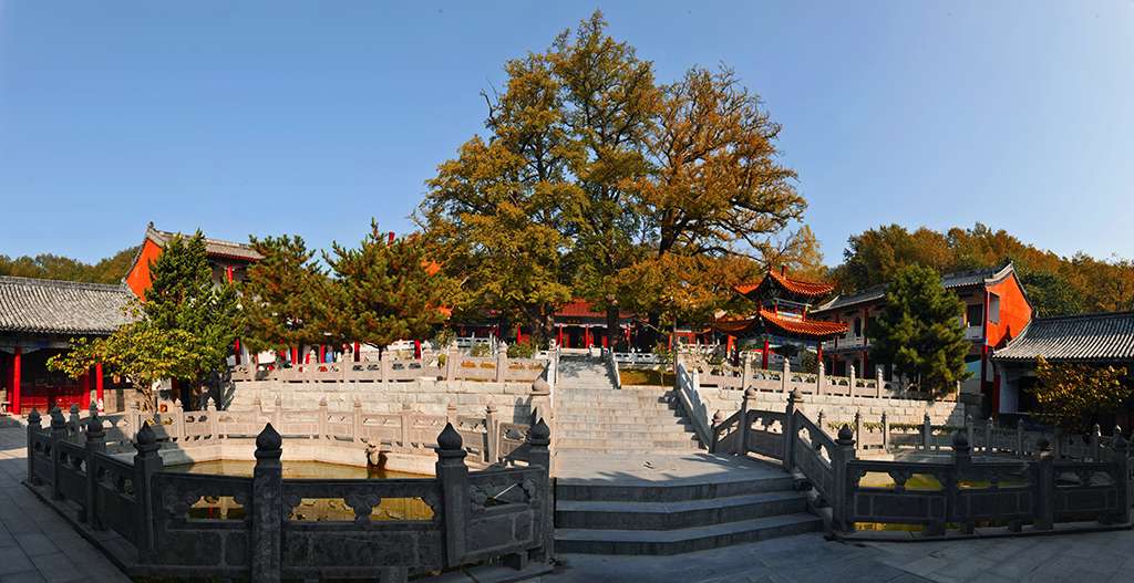 鲁山文殊寺,云雾缭绕人间仙境的寺庙大佛