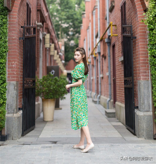 碎花连衣裙有哪些风格,碎花连衣裙显得土