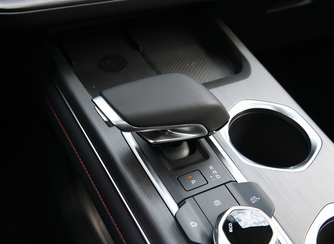 长安cs75plus与cs55plus静音效果,长安cs55plus跑120公里飘吗