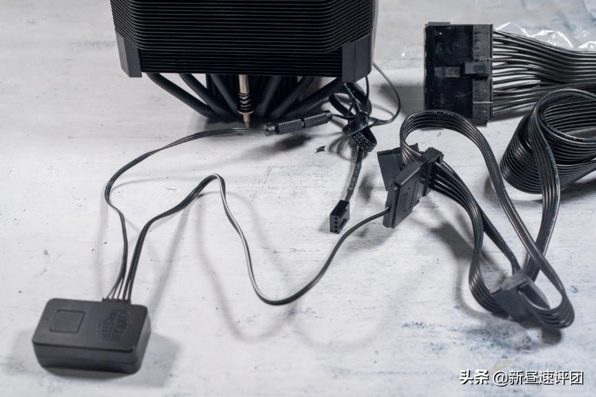 如何知道机箱是支持rgb还是argb,机箱自带的rgb如何使用