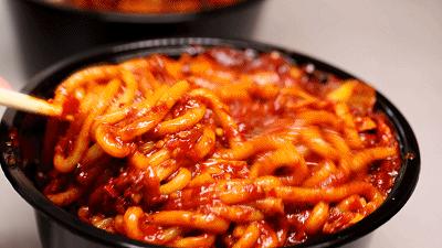 上头！爆辣*疆新**炒米粉，飙泪也想嗦完