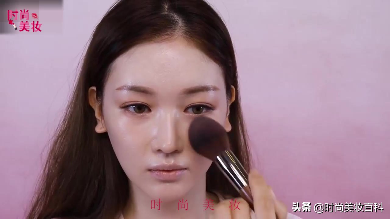 化妆教程日常妆精致黑眼圈很深,时尚化妆妆面造型