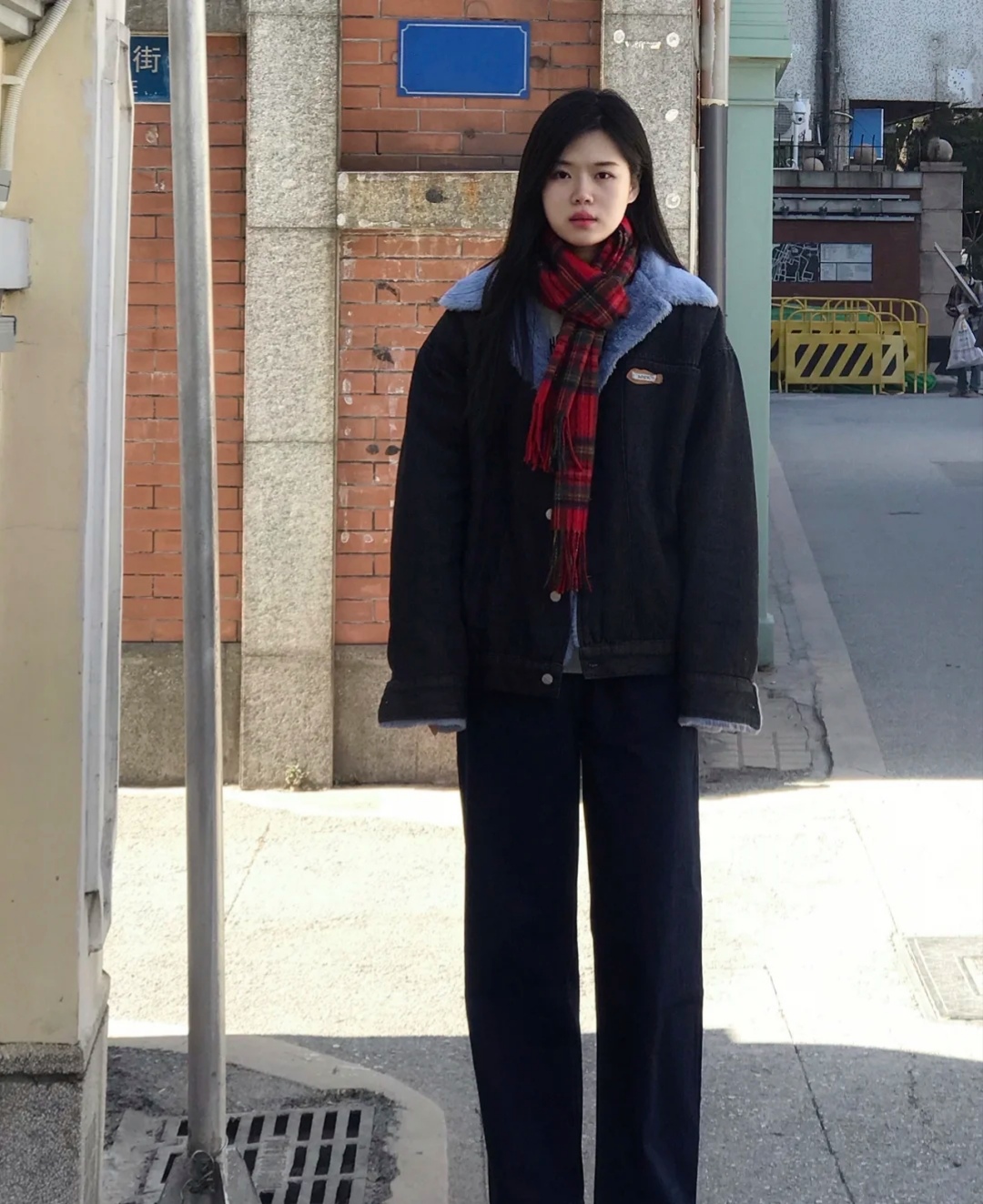 围巾怎么系才能好看又时尚,女士怎么样系围巾更好看