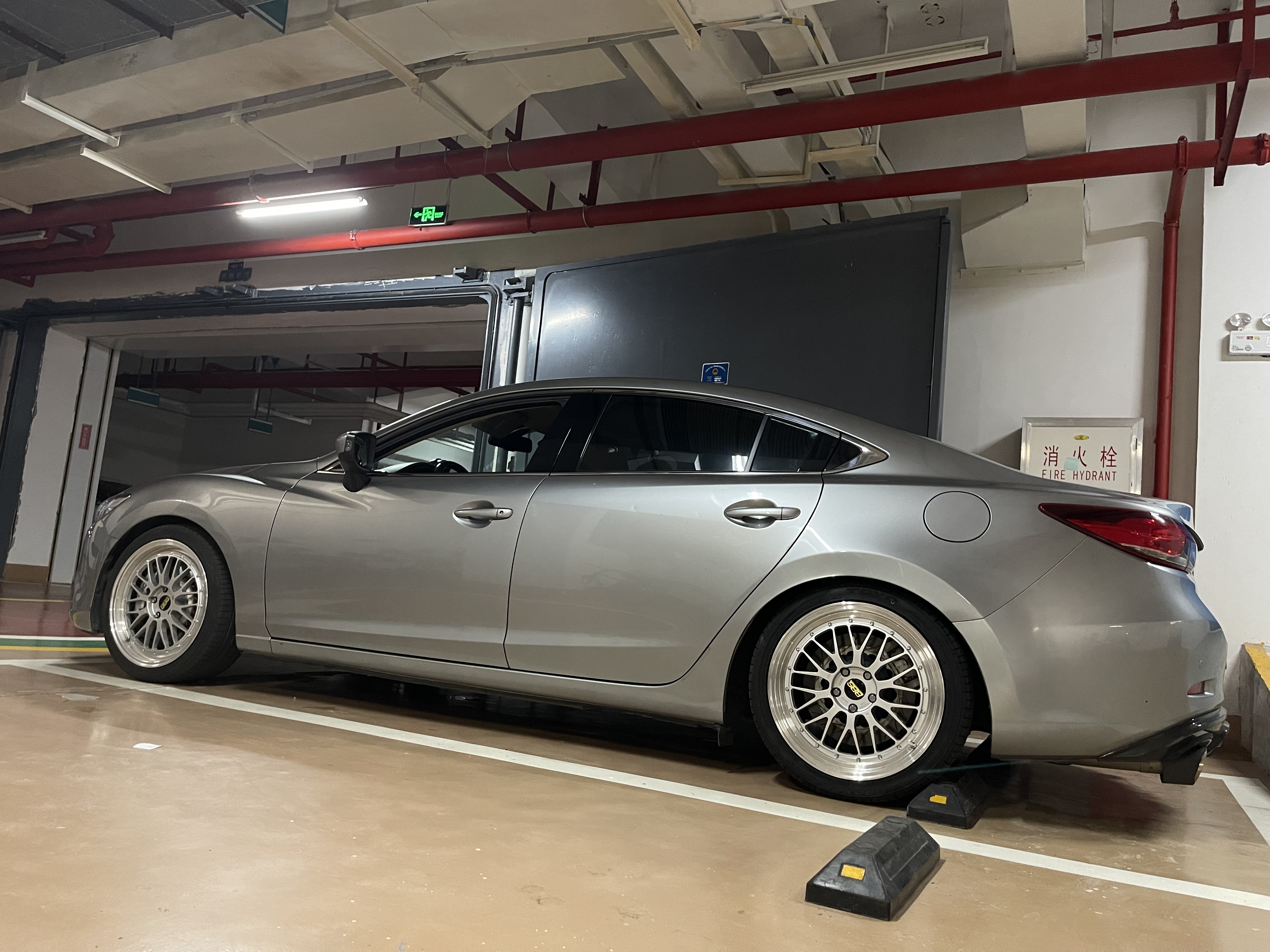 低调外观豪华内饰改装车,低调而奢华的改装