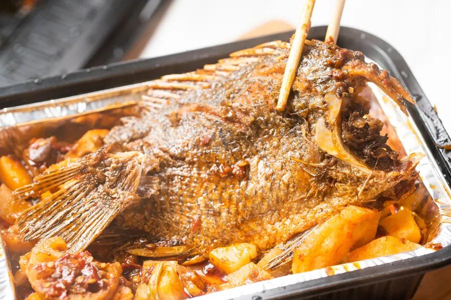 在李佳琪直播间买零食，是个划算的选择吗？