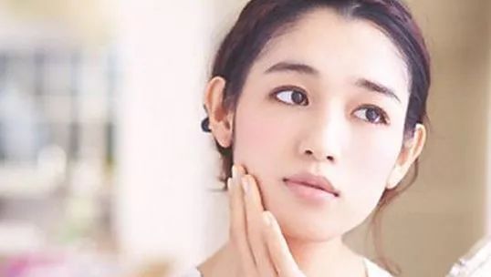 消除脸上皱纹最快方法,眉间皱纹的消除方法