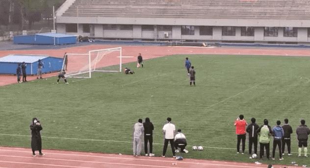 娓呭崕鍖栧伐鐢疯冻,娓呭崕鐢疯冻澶哄啝