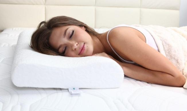 睡觉不用枕头对颈椎病有好处吗,睡觉不用枕头对腰椎有好处吗