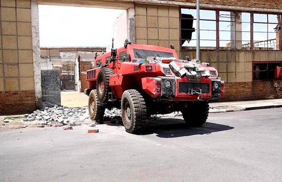 派拉蒙掠夺者vs悍马视频,marauder派拉蒙掠夺者