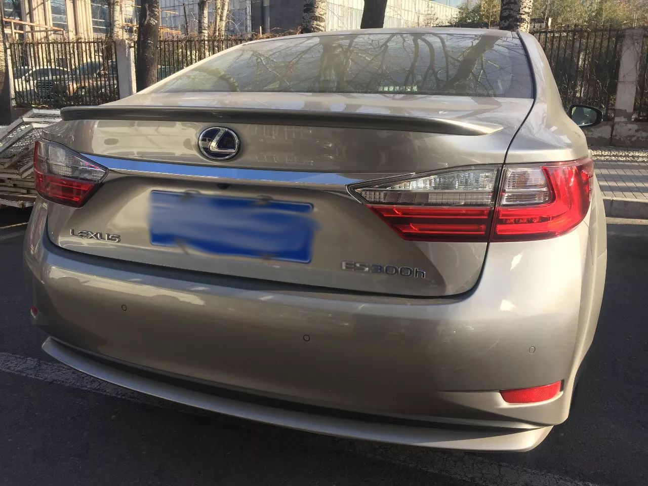 刚换的新胎是不是不好开,开了快五万公里了需要换胎吗