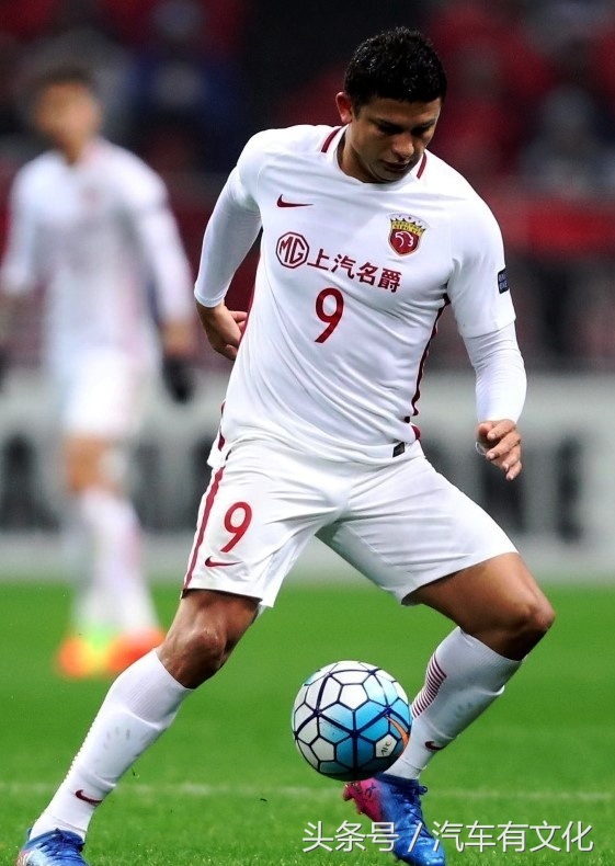 一场汽车与足球的巅峰对决,汽车与足球的比拼