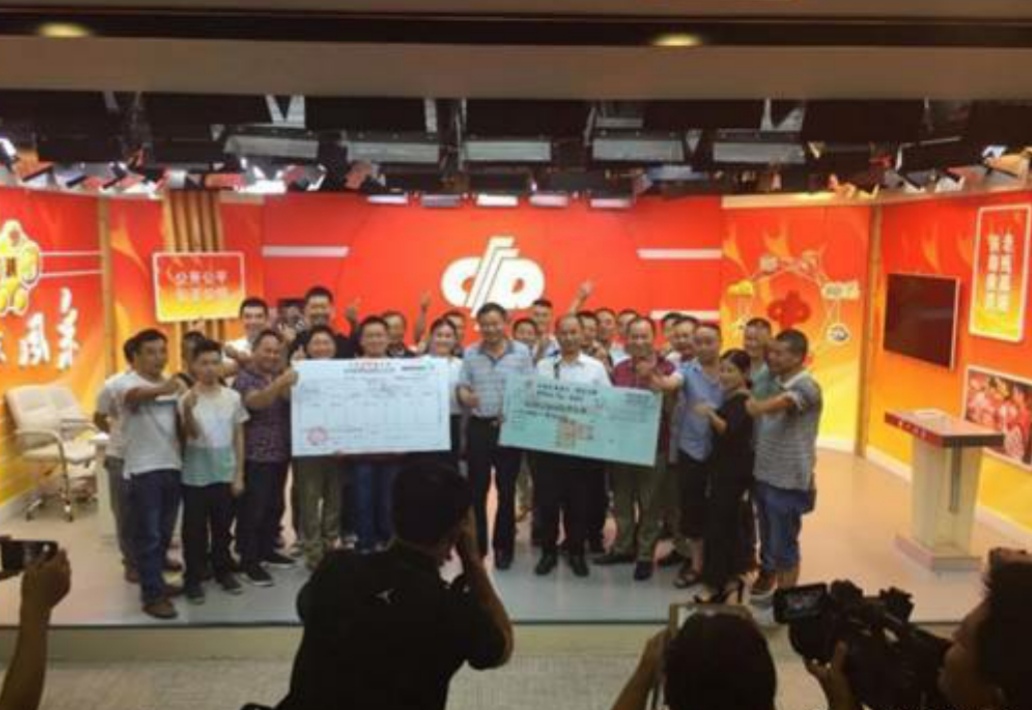 合买大乐透中巨奖,大乐透合买中奖方案