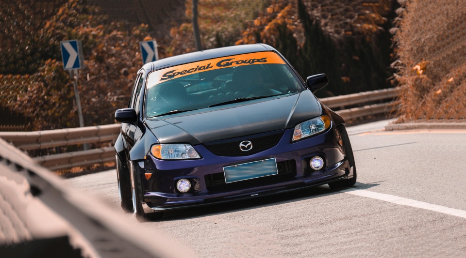 几几年的马自达323最好看,亲手打造超级车