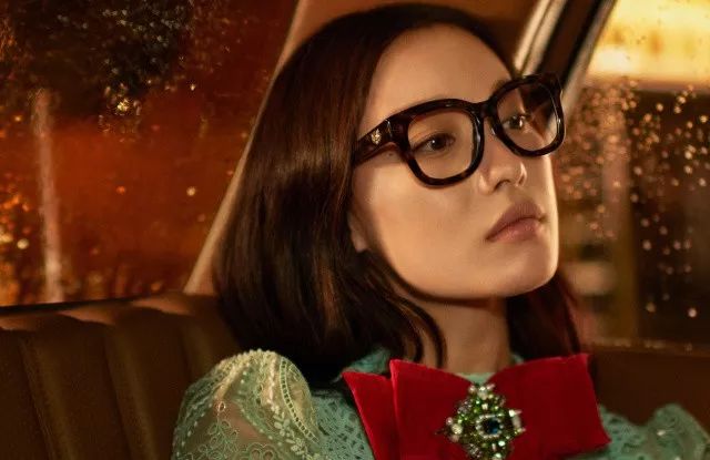 苏芒突然离任时尚集团总裁;开云眼镜部门入驻京东