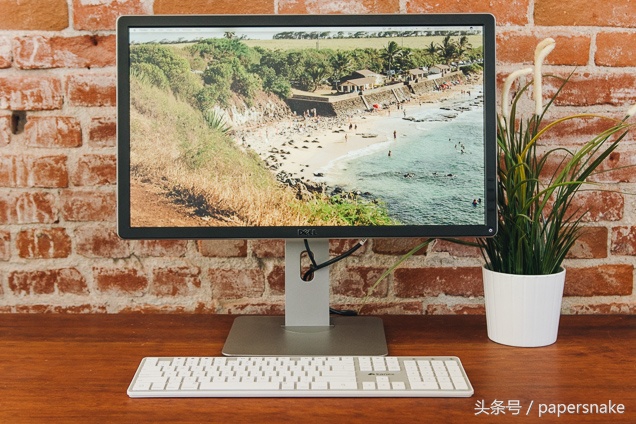 24寸显示器用曲面的还是平面的好,24寸显示器选平面曲面