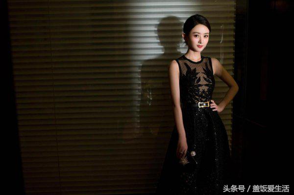 女星穿礼服时如何保暖？景甜杨幂的做法很机智，千万别学关晓彤