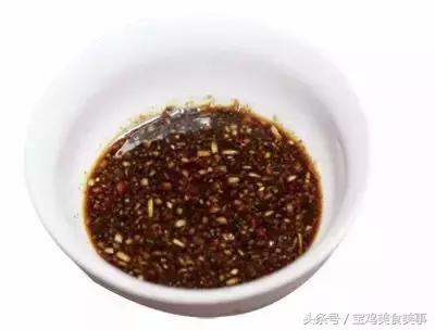 要想凉菜拌得好秘制酱汁少不了,如何调制出粘稠的凉菜酱汁