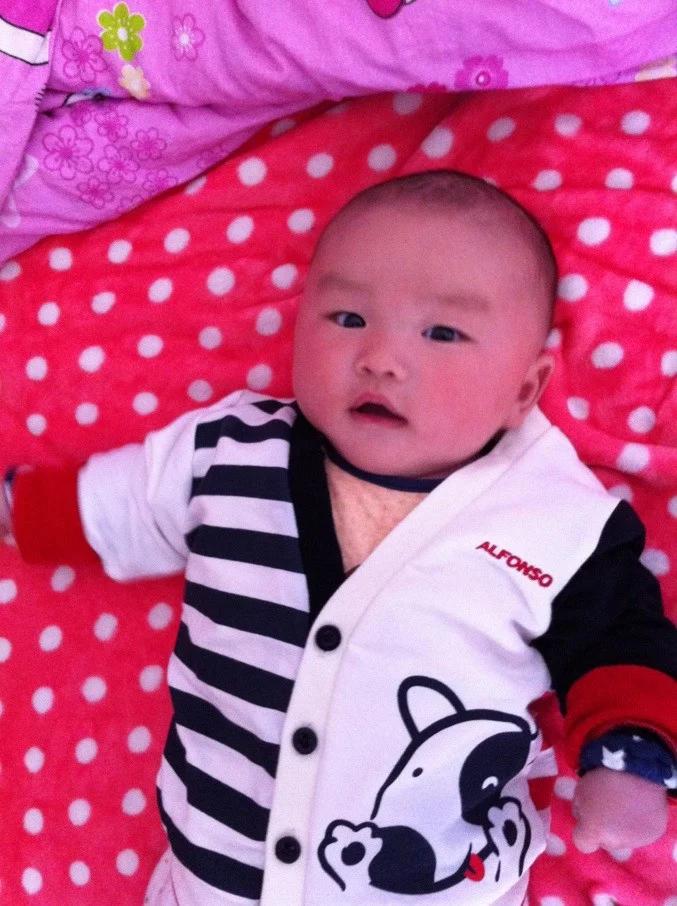 月嫂巧珍：怎样给三个月的宝宝进行早教，新手妈妈学起来！