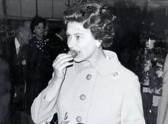 陈冠希吃的苹果,陈冠希吃的白草莓什么品种