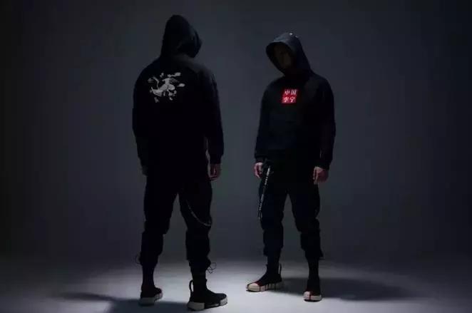 李宁短袖21巴黎时装周限定开箱,李宁巴黎时装周樱花限定版