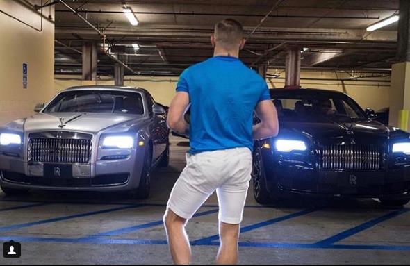 嘴炮梅威瑟炫富,梅威瑟炫富劳斯莱斯