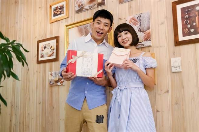 香蕉哥哥爆婚讯319冲绳迎娶草莓姊姊