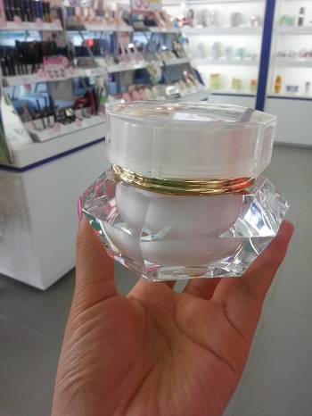 干性皮肤用什么牌子的水乳液面霜,适合敏感肌痘肌的乳液面霜