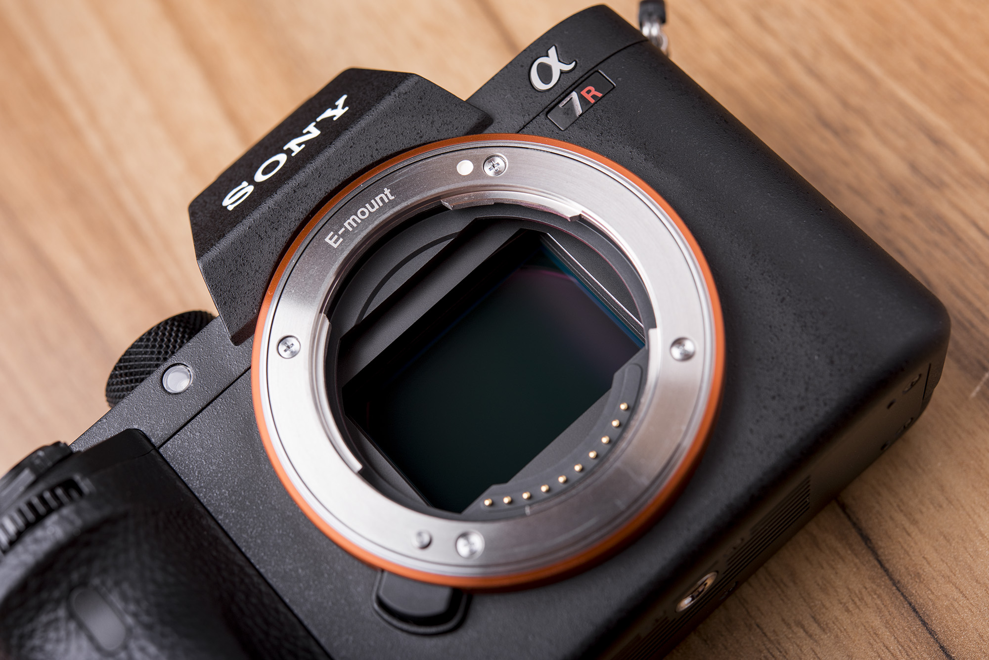 尼康d810换a7r2 (尼康d810与索尼a7r2对比)