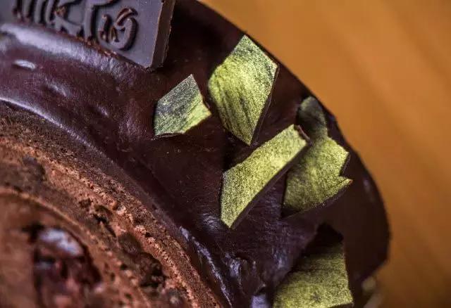 转角遇到猪？！魔都首家粉猪餐厅，吃完变精致的猪猪女孩！