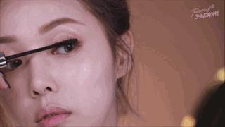 韩国林允妆容教学,裴秀智眼妆画法