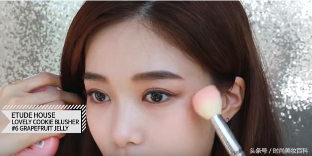 充满复古风格的橘色妆容,日常改良版的小复古风妆容