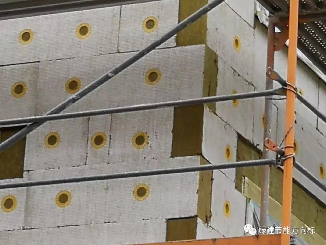 国内的岩棉板外保温系统如此脆弱，国外就能把它质量做好吗？