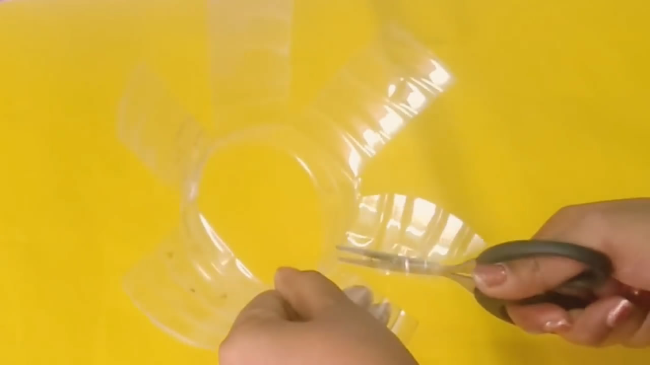 塑料瓶废物利用花篮制作方法,塑料瓶创意花篮手工制作方法图文