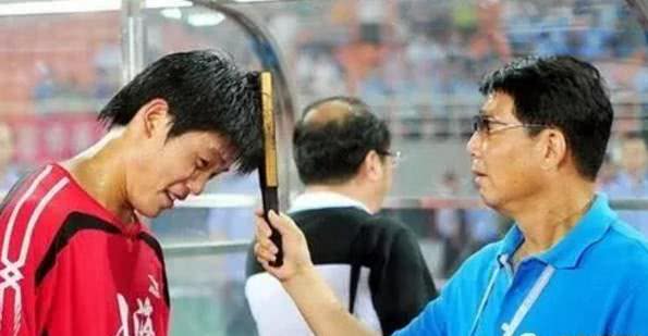 中国足球发展的机遇和挑战,中国足球的未来鲁能恒大