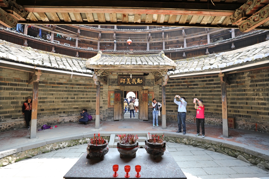 导游讲解漳州南靖土楼怀远楼视频,南靖土楼和云水谣怀远楼